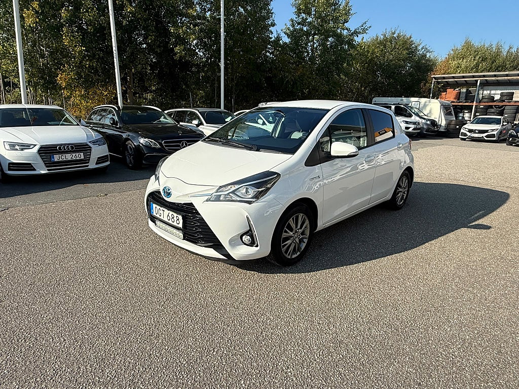 Toyota Yaris HYBRID e-CVT ACTIVE CARPLAY B-KAMERA EU6