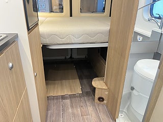 Husbil-halvintegrerad Adria TWIN 600 SP AXESS 17 av 25