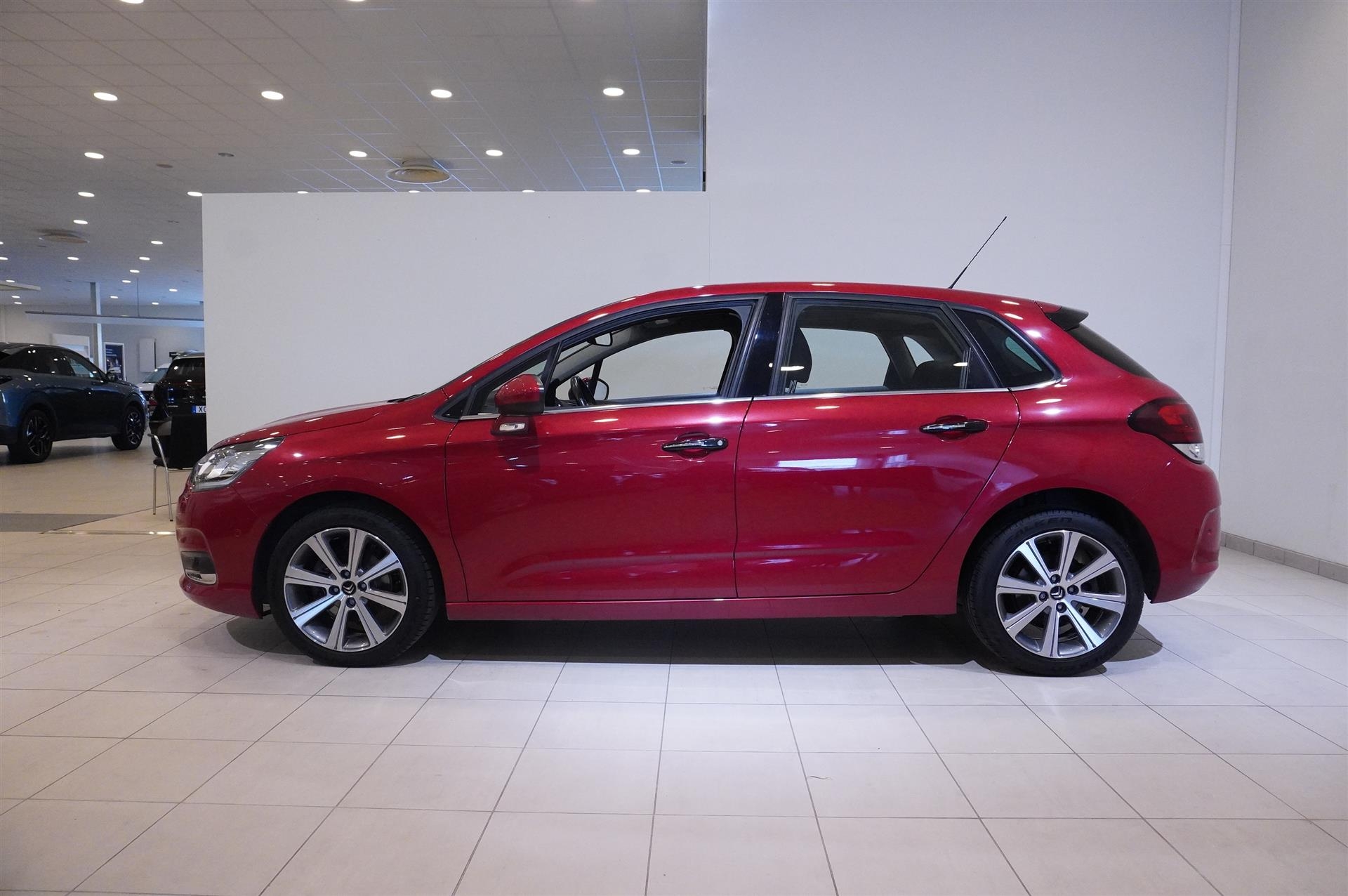 Citroen C4 1,6 BlueHDi 120hk 2015, kuva 3/10