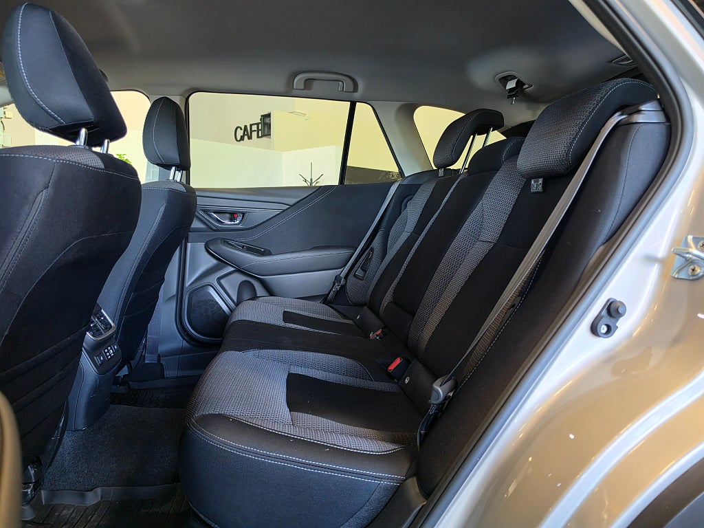 Subaru Outback 2.5 4WD XFuel Adventure /Låg skatt/Serviceavtal ingår