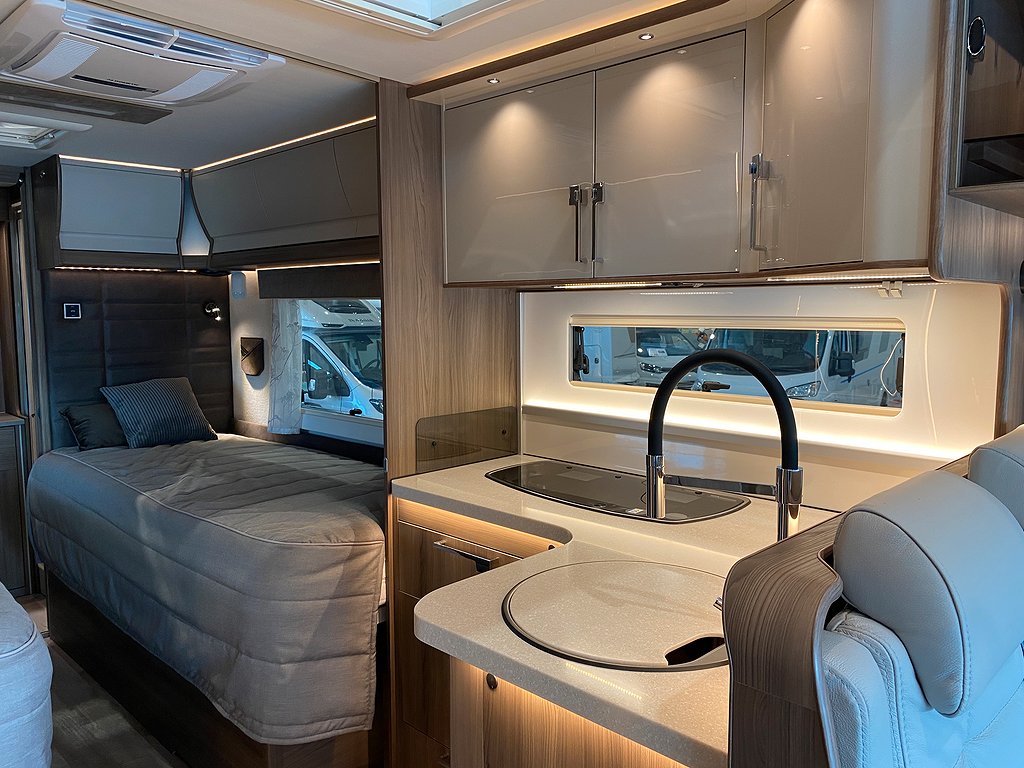 Kabe Imperial TravelMaster 810 LT / Cinderella / Badrum Bak - Kabe