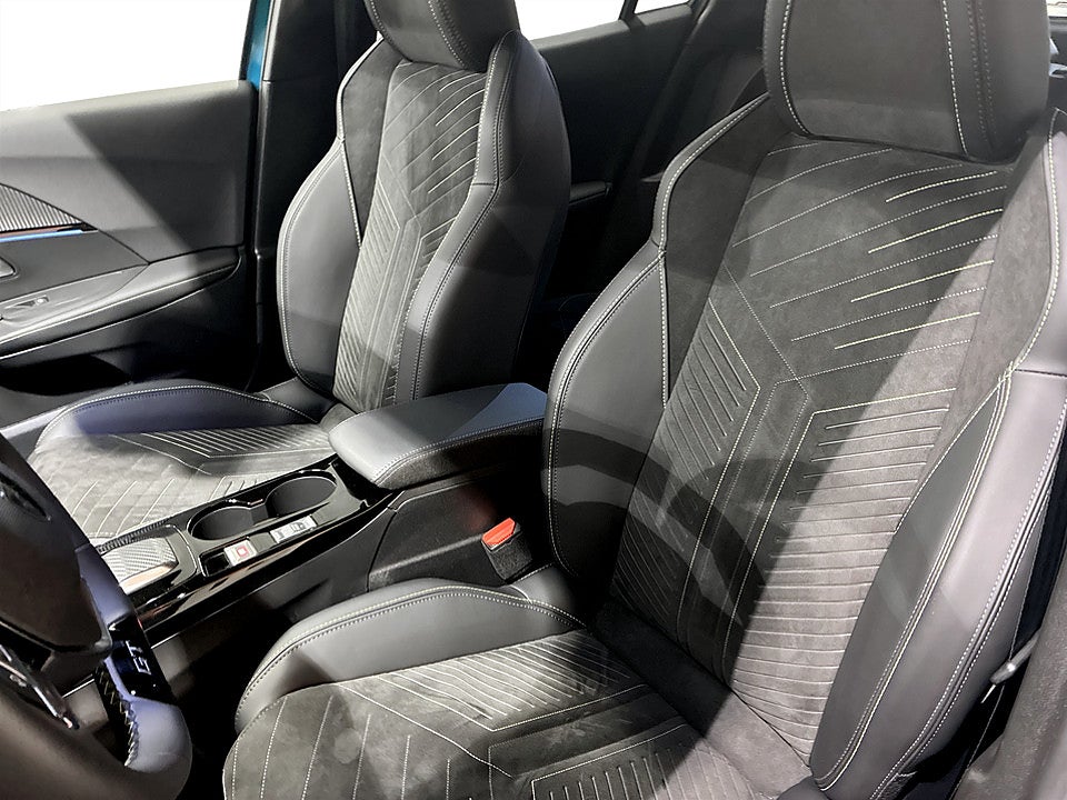 Bild på Peugeot 2008 GT Hybrid 145hk Aut CARPLAY B-KAMERA