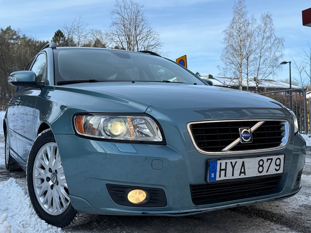 Volvo V50 2.0 D 136HK Drag Värm Bi-Xenon Automat Nybesiktigad 