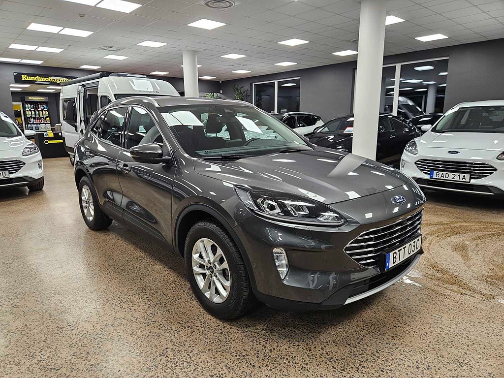 Ford Kuga Plug-In Hybrid Titanium Kamera / Drag / CarPlay / MOMS