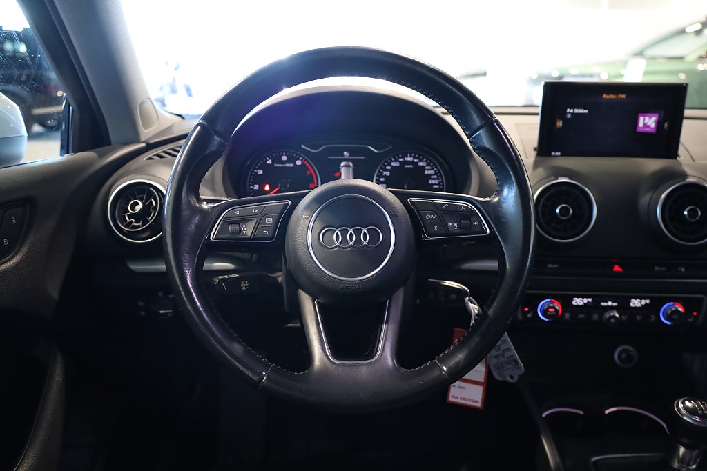 Audi A3 116hk Sportback 1.0 TFSI Comfort Drag PDC Blåtand 2017