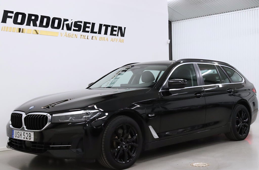 BMW 530e xDrive Touring Värmare CarPlay Navi B-kamera Drag 292hk