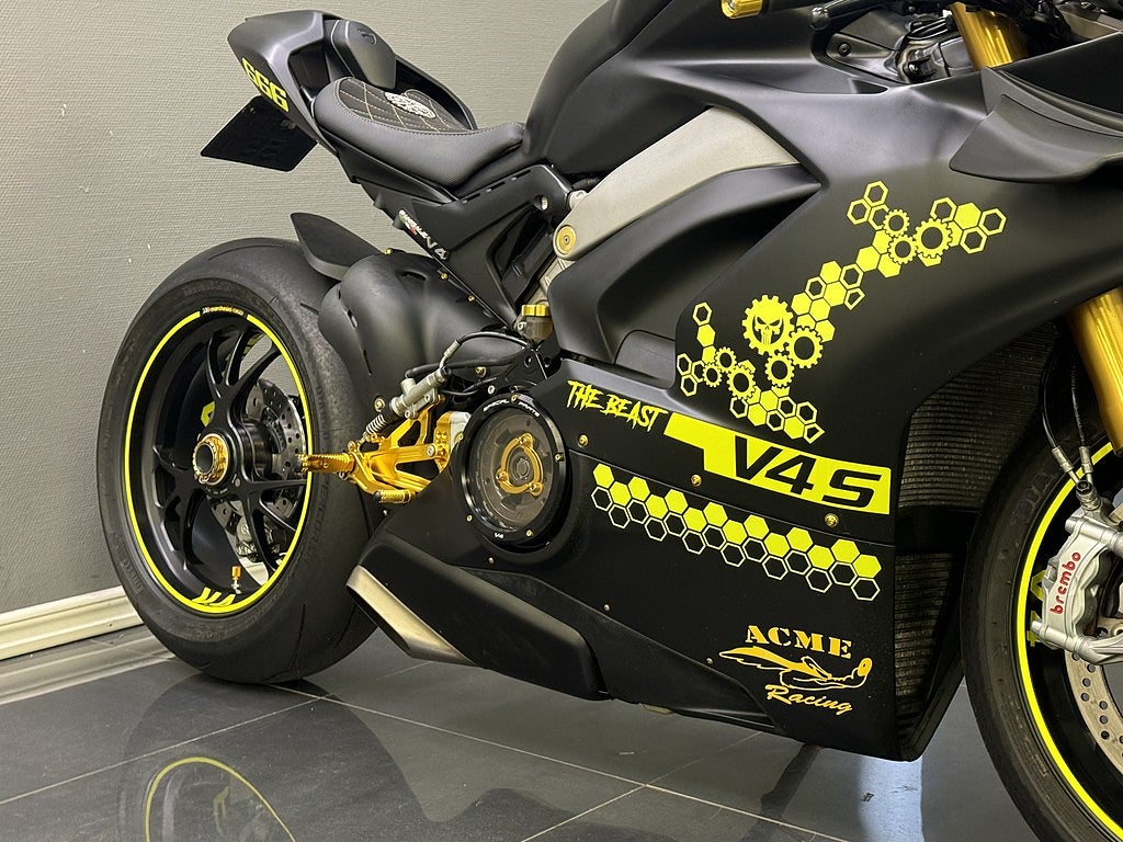 Ducati Panigale V4S DQS | Ventiljusterad | Kamera | Öhlins | Nytt däck