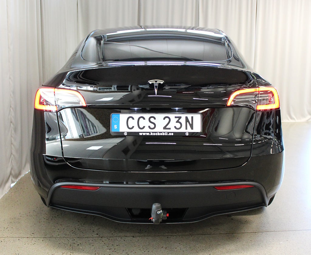 Tesla Model Y Standard Range RWD 299HK, Drag, Värmepump, 3,99% Ränta
