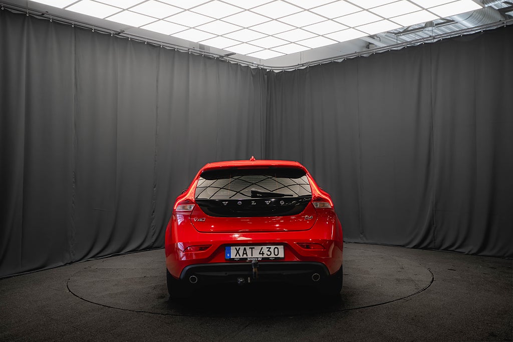 Volvo V40 D4 D-VÄRMARE DRAG P-SENSORER AUDIO-HIGH 190hk