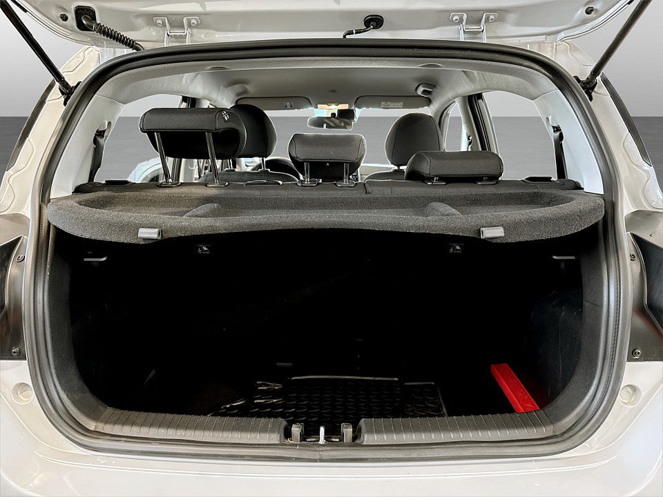 Bild på Hyundai i10 Essential 1.0 67hk BACKKAMERA CARPLAY RATTVÄRME