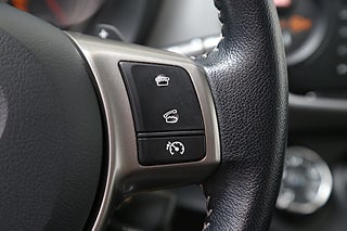 Halvkombi Toyota Yaris 16 av 24