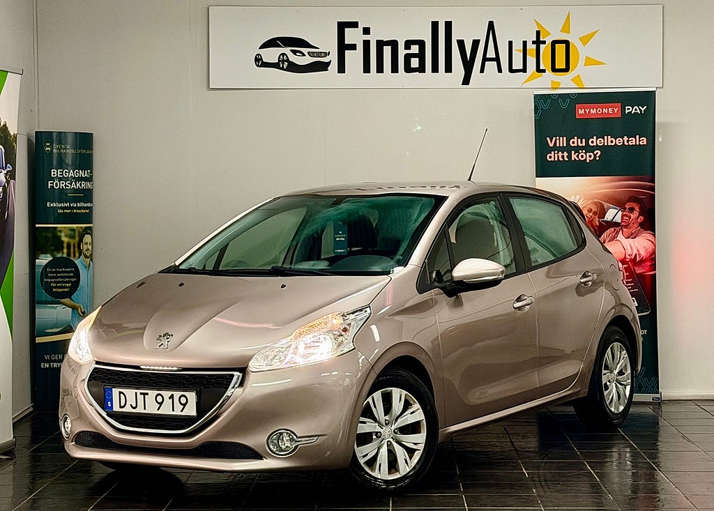 Peugeot 208 5-dörrar 1.4 e-HDi 68 8v EGS. 1-Privat Ägare