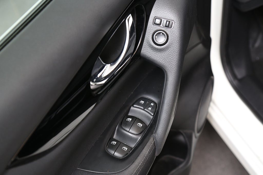 Nissan Qashqai 1,3 DIG-T 140hk 360°-kamera Keyless Navi Drag 2021