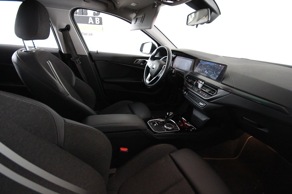 BMW 118I 2022 - miniatyr 3