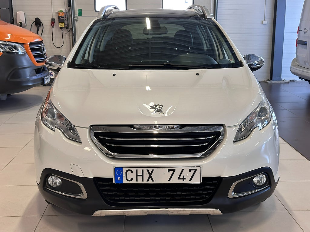Peugeot 2008 Allure 1.2 VTi Panorama, dragkrok thumbnail