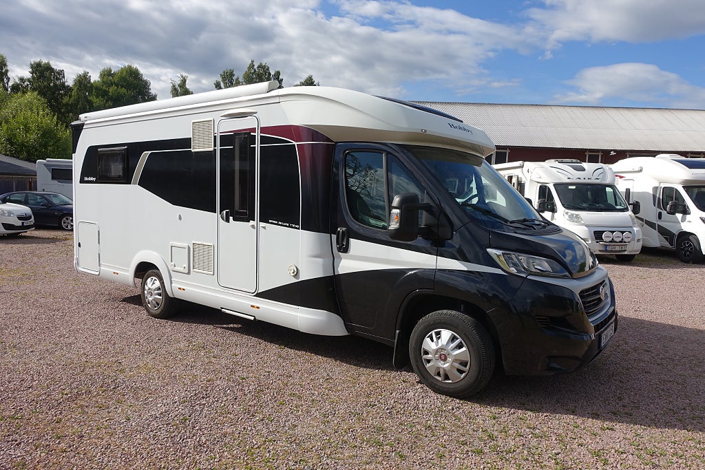 Hobby Optima De Luxe T70 HQ Queensbed/Taksäng