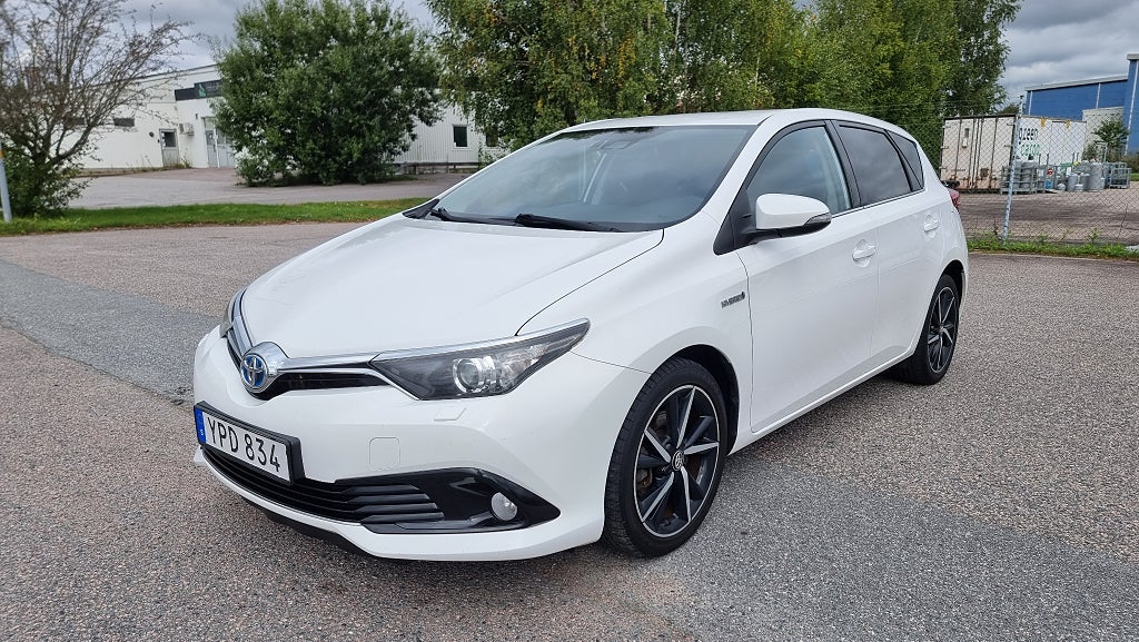 Toyota Auris Hybrid e-CVT, Lane Assist, Intense Edition Kamera 