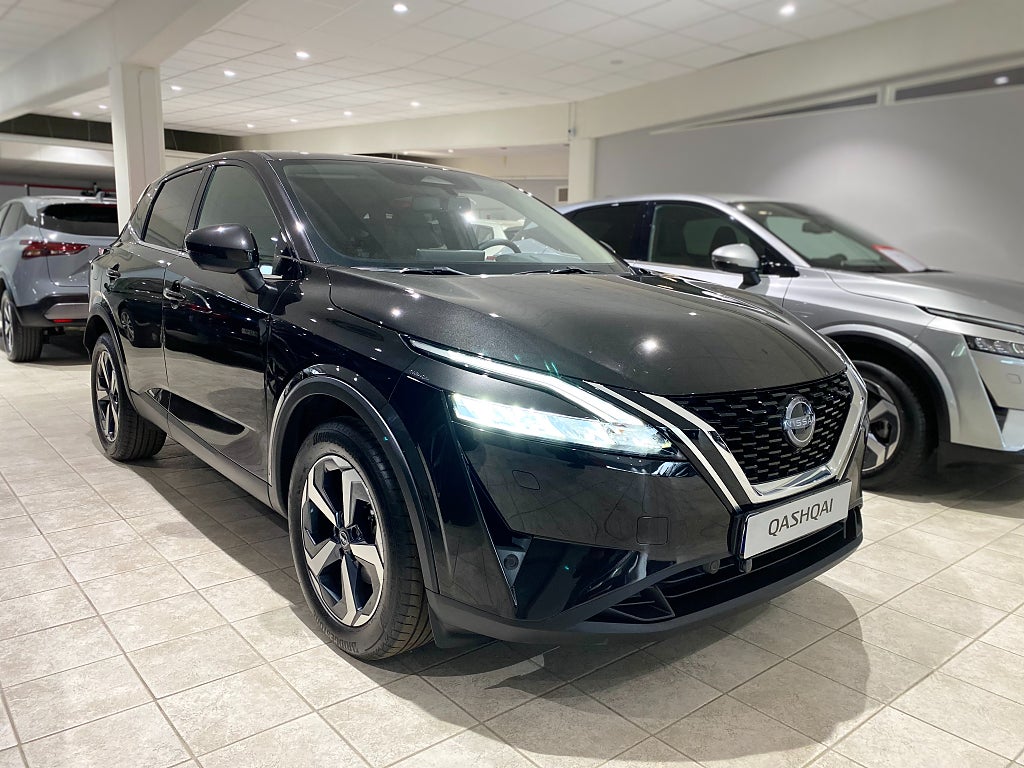Nissan Qashqai 1.3 DIG-T XTRONIC N-Connecta Vinterhjul dubb