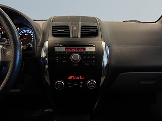 Suzuki SX4 1.6 DOHC 16V VVT 4×4 SoV-Däck/P-Sens/MoK-Värmare – bild 15
