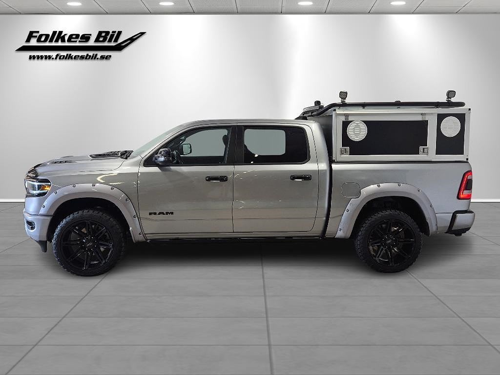 Dodge RAM 1500 Limited Night Ed. V8 HEMI Hundkåpa Extraljus x5