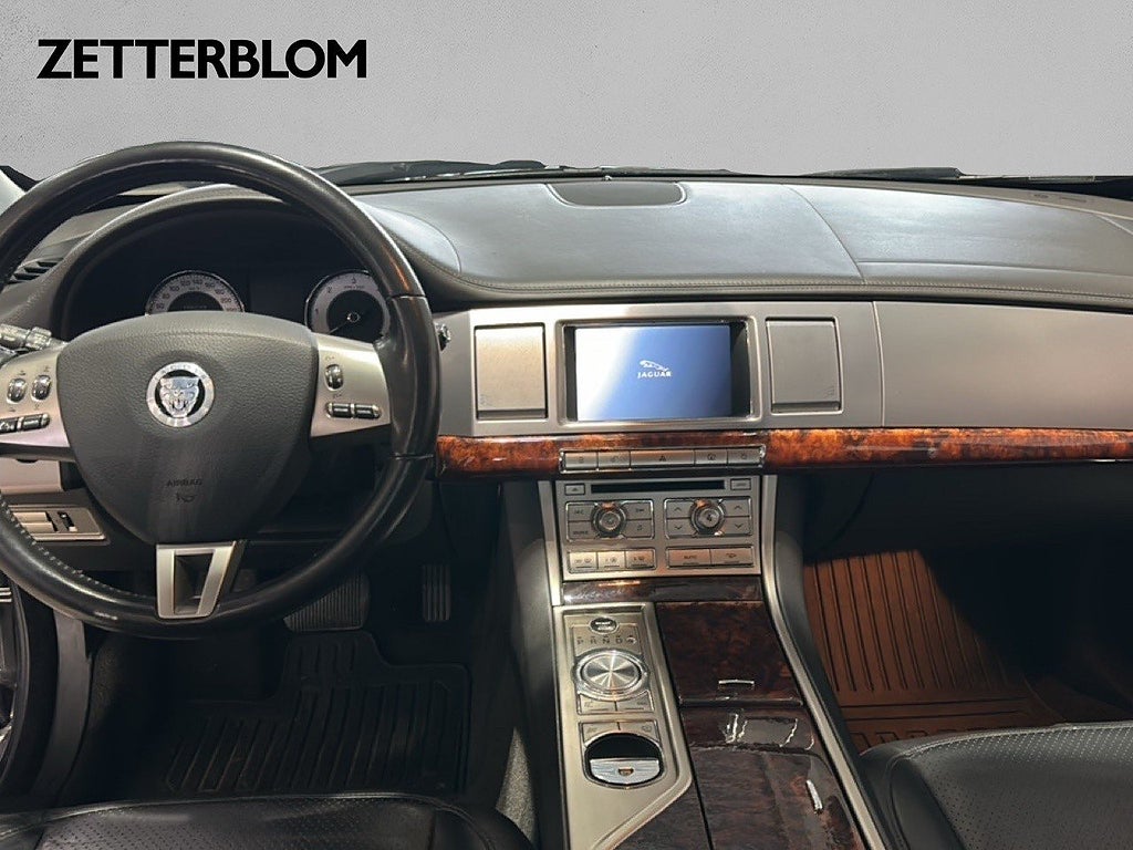 Sedan Jaguar XF 10 av 23