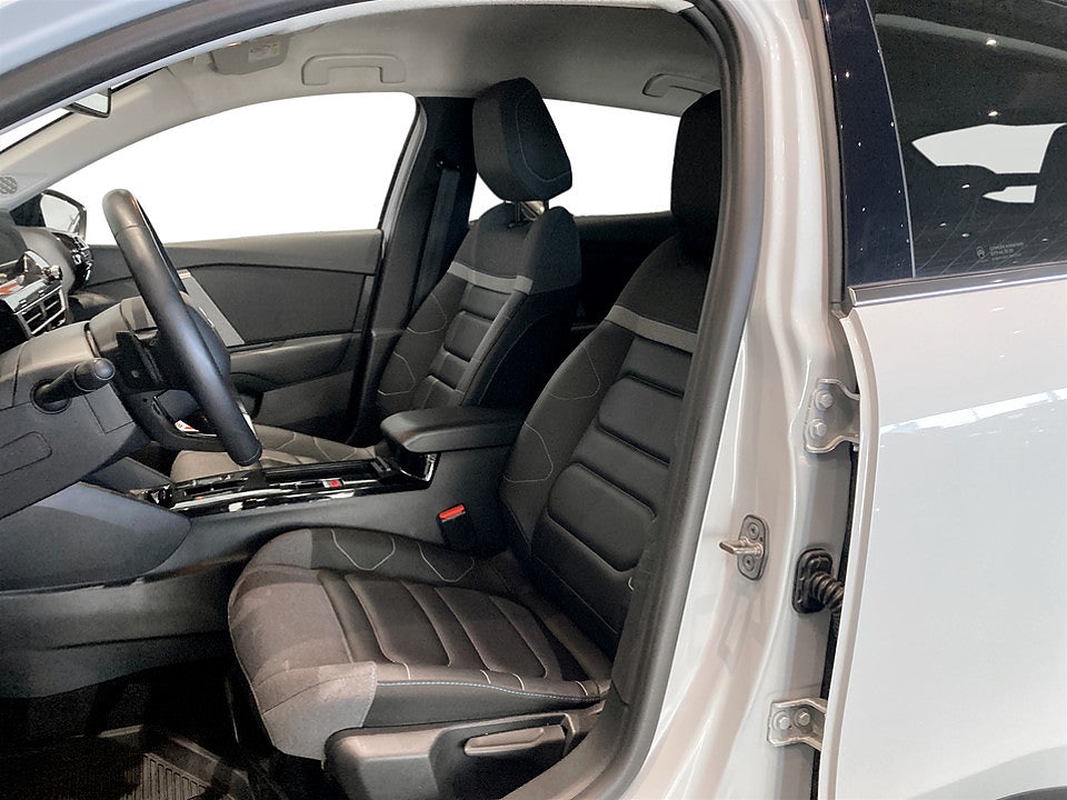 Bild på Citroën C4 Shine 1.2 PT 130hk Aut B-KAMERA NAVI