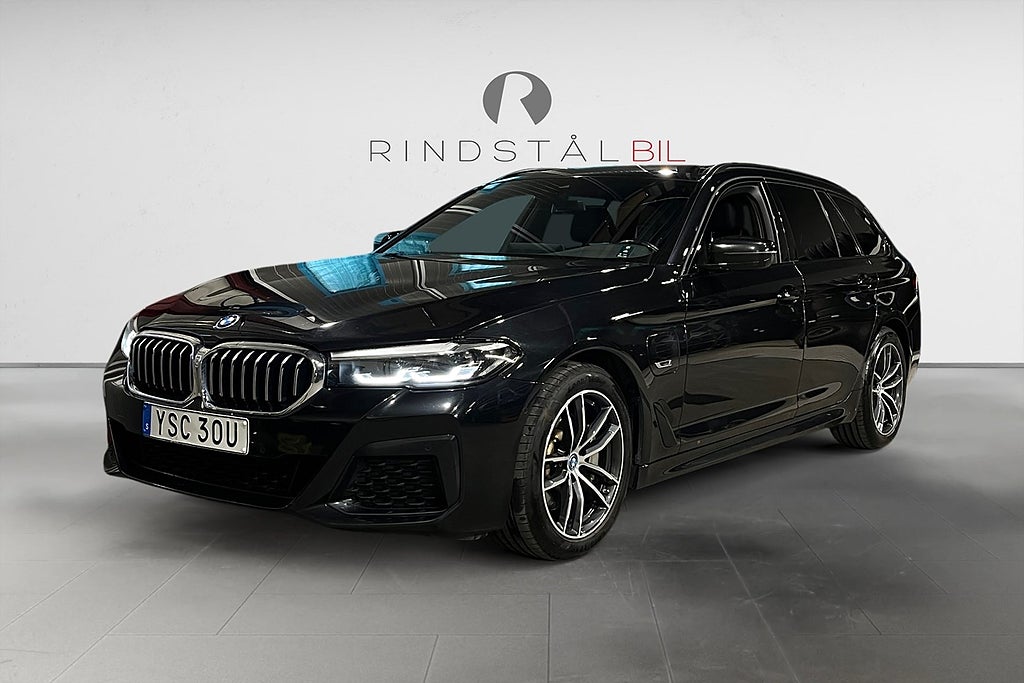 BMW 530e xDrive Touring 292 HK AUT M-SPORT NAVI P-VÄRM SKINN 18"