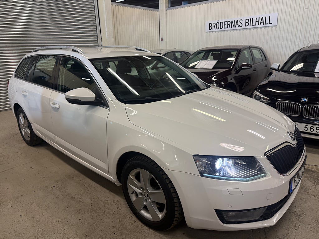 Skoda Octavia Kombi 2.0 TDI Elegance/ Dragkrok/ GPS/ Bluetooth