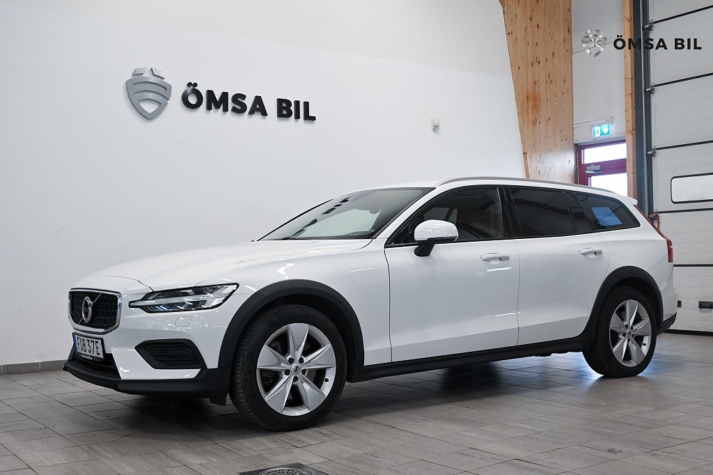 Volvo V60 Cross Country D4 AWD Momentum Värmare Drag 190hk