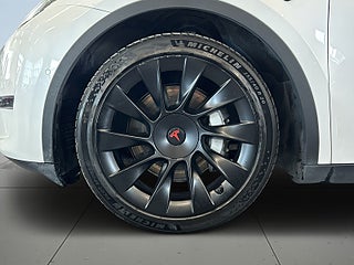 Tesla Model Y Long Range AWD S&V/Dragkrok/Premium ljud/Autopilot/MOMS
