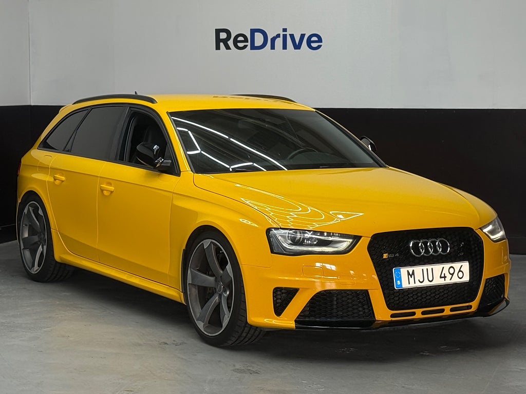 Audi RS4 Avant V8 Quattro Kolfiber Navi Läder Bang 450hk