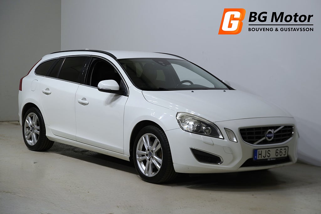 Volvo V60 D4 163HK AWD Aut Momentum Drag/Värmare/PDC/Skinn