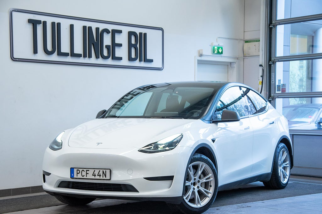 Tesla Model Y Standard Range 299HK Panorama Läder 1-Ägare MOMS 
