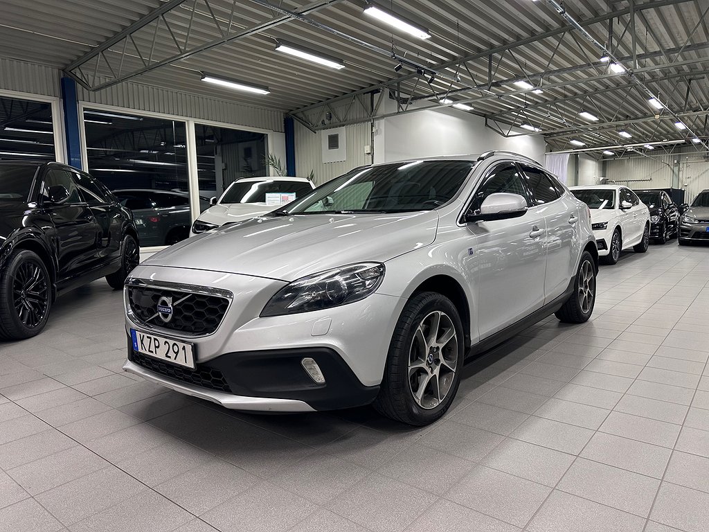 Volvo V40 Cross Country D3 150hk Momentum, Ocean Race|Drag 