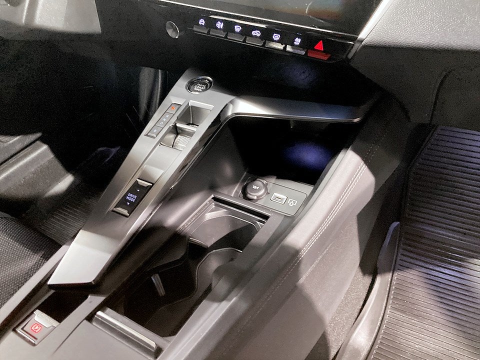 Bild på Peugeot 308 5D Allure PHEV 180hk Aut - CARPLAY, B-KAMERA