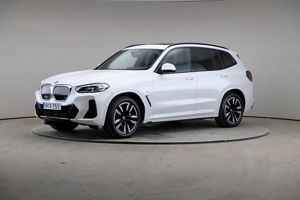 BMW iX3 286hk M Sport Charged Pano Läder