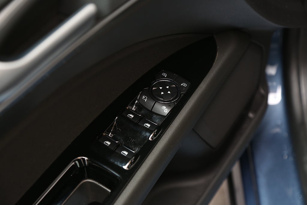 Ford Mondeo Hybrid E-CVT Titanium Aut 187hk Kombi Navi Dragkrok 2022