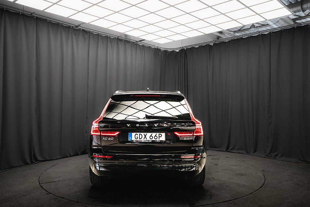 Volvo XC60 B4 AWD DRAG KAMERA D-VÄRMARE CARPLAY GOOGLE MOMS 197hk