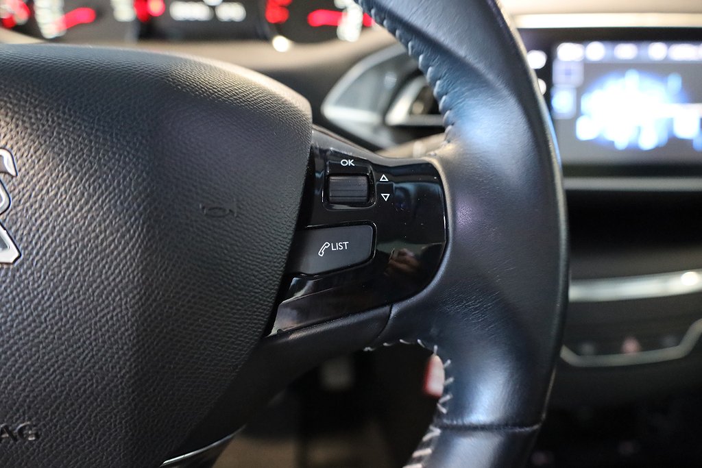 Peugeot 308 1,6 THP 125hk Active 5D Panorama Navi Blåtand 2013