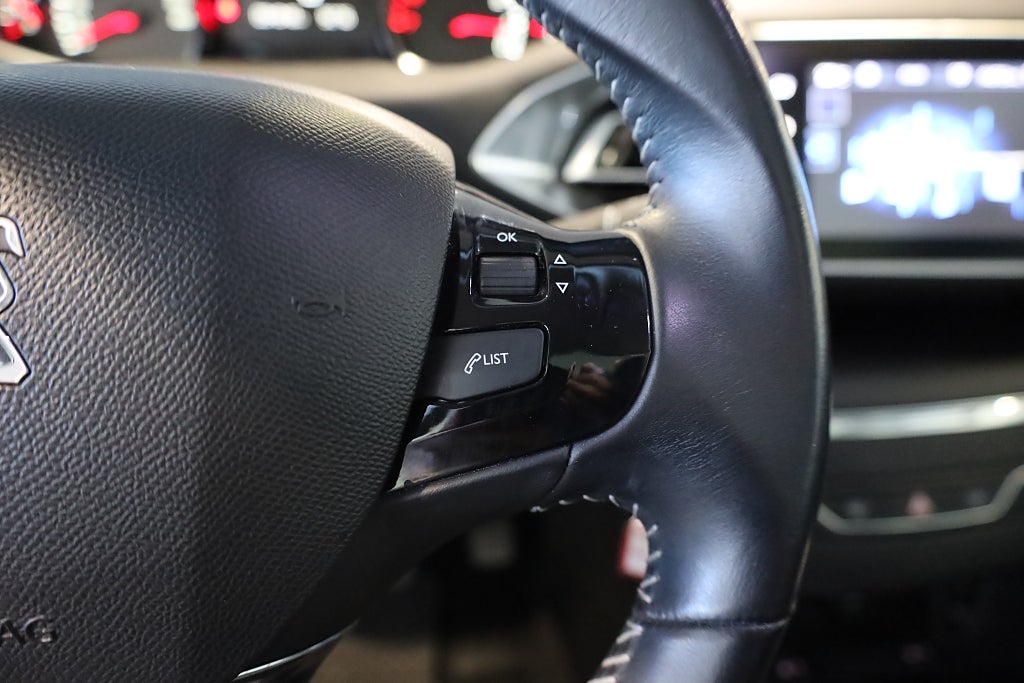 Peugeot 308 1,6 THP 125hk Active 5D Panorama Navi Blåtand