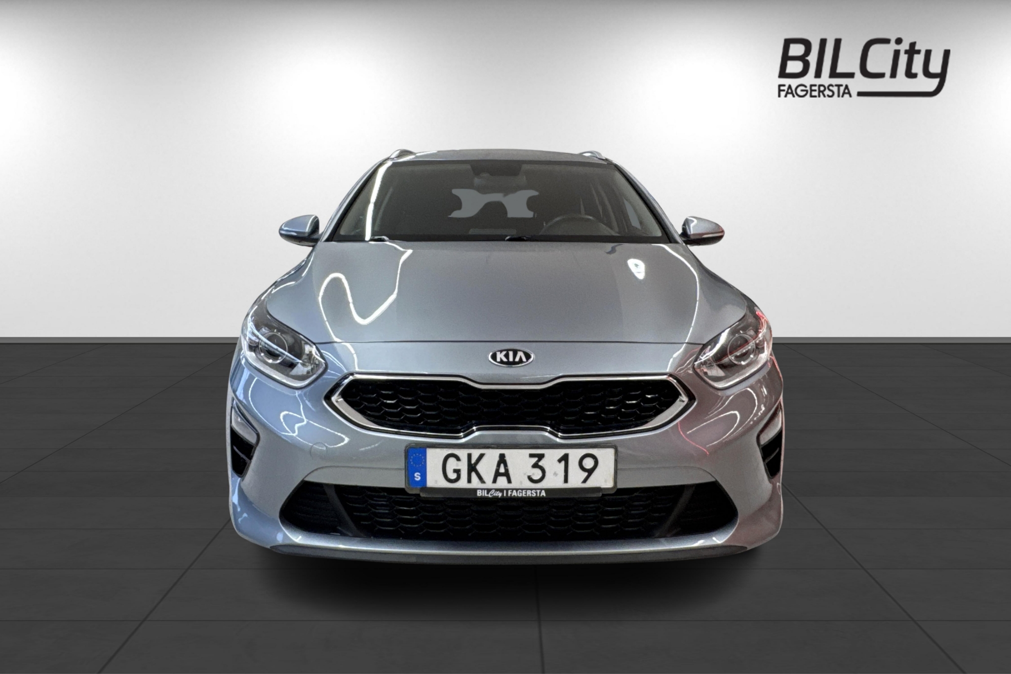 Kia Ceed SW 1.4 T-GDI DCT Advance 2019, bild 2/10