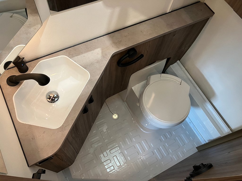 Kabe Imperial 600 XL KS / Kök i vinkel / AC / Läder / C-damm - Kabe