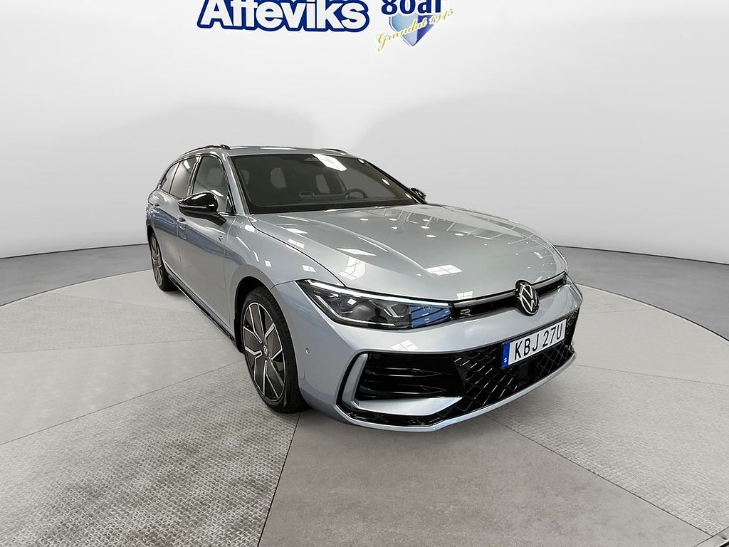 Volkswagen Passat Variant eHybrid 272hk *P.värmare/Keyless/360-kamera*