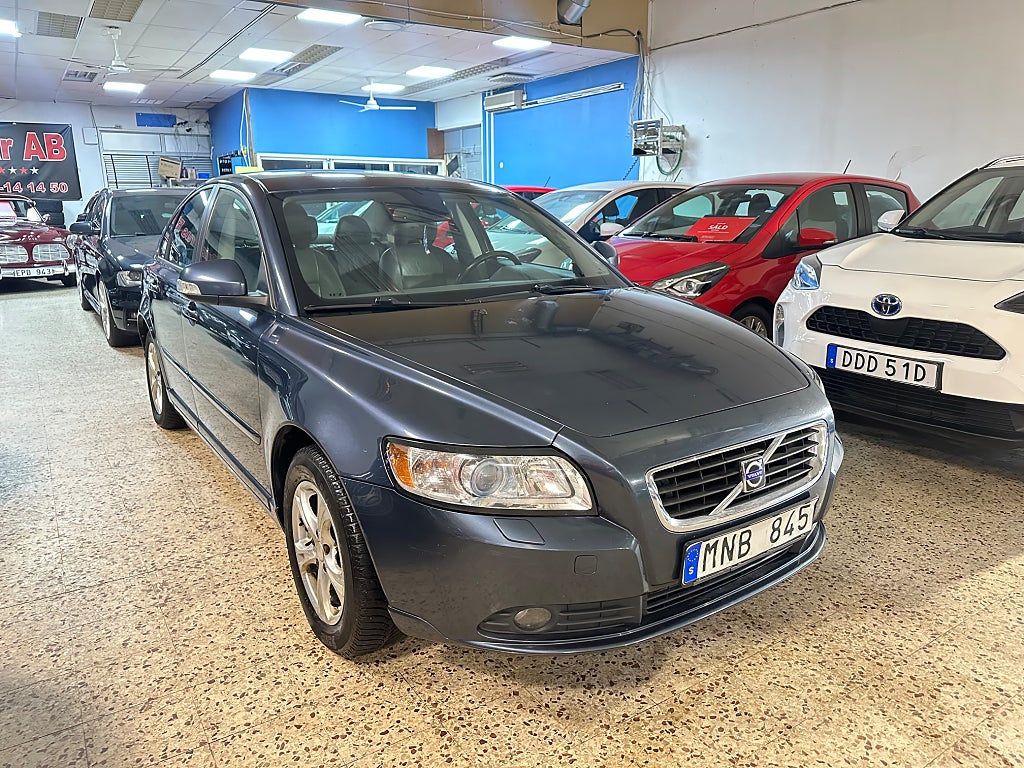 Volvo S40 1.6 D Momentum Ny Servad & Ny Besiktigad 