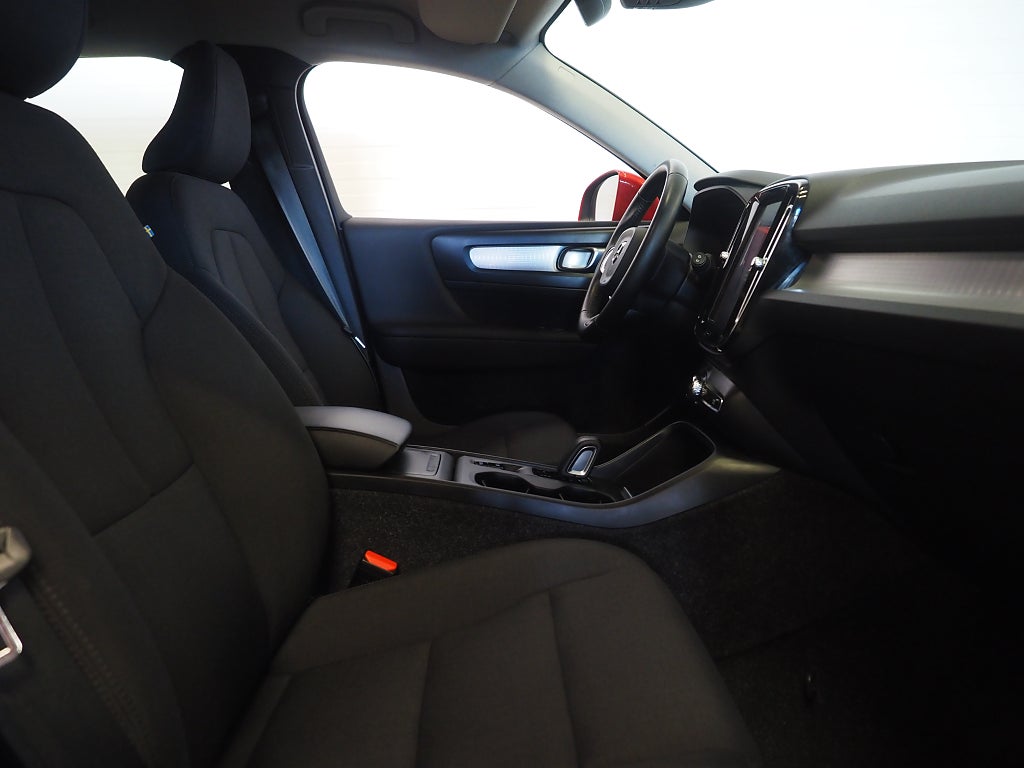 Volvo XC40 D3 AWD Geartronic Momentum 150hk | B-Kamera | Drag | 2020
