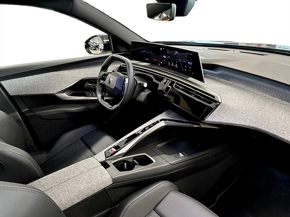 Bild på Peugeot 5008 GT Hybrid 145hk Aut 7-SITS B-KAMERA CARPLAY