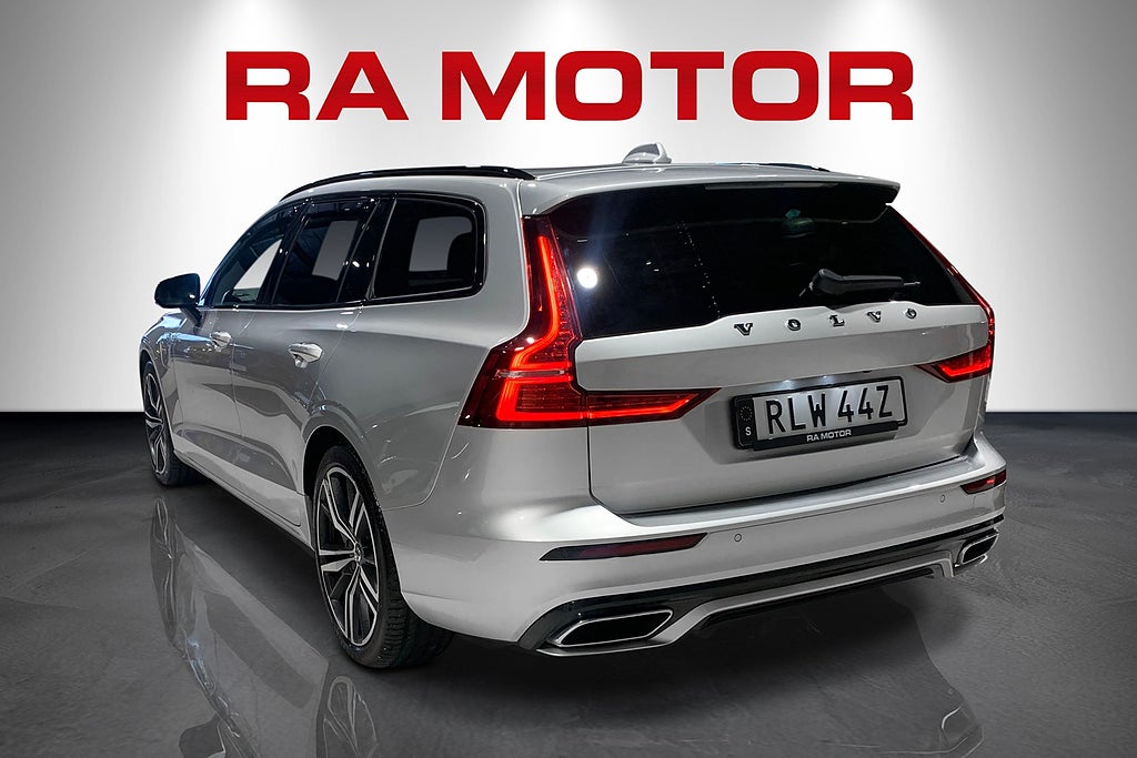 Volvo V60 Recharge T6 AWD 340hk R-Design |Navi|Kamera|Voc| 2022