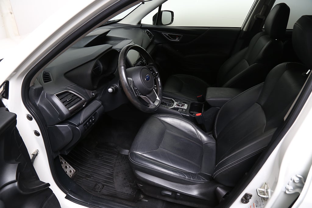 Subaru Forester 2,0i e-Boxer 150hk Ridge AWD Aut Skinn Drag Leasbar 2020
