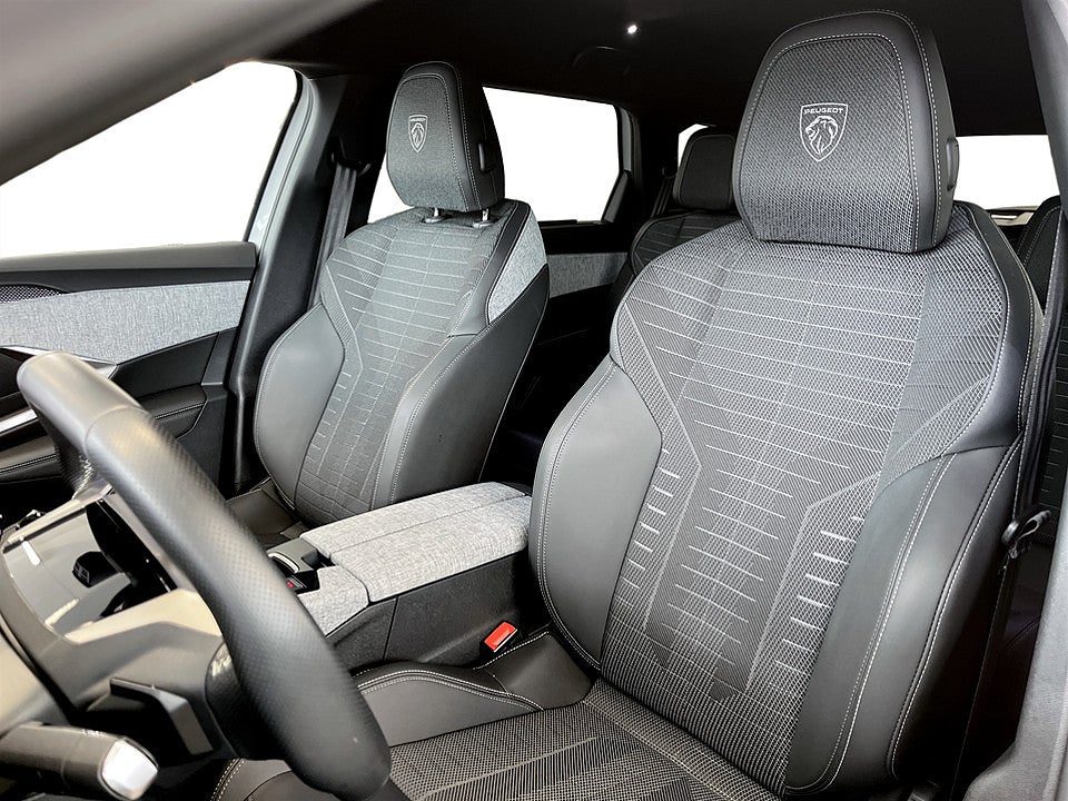 Bild på Peugeot 5008 GT Hybrid 145hk Aut 7-SITS B-KAMERA CARPLAY