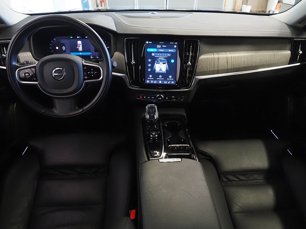Volvo V90 Recharge T6 AWD Inscription Skinn Drag Pano Orrefors 2022